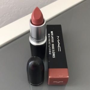 MAC Velvet Teddy Lipstick (Matte)